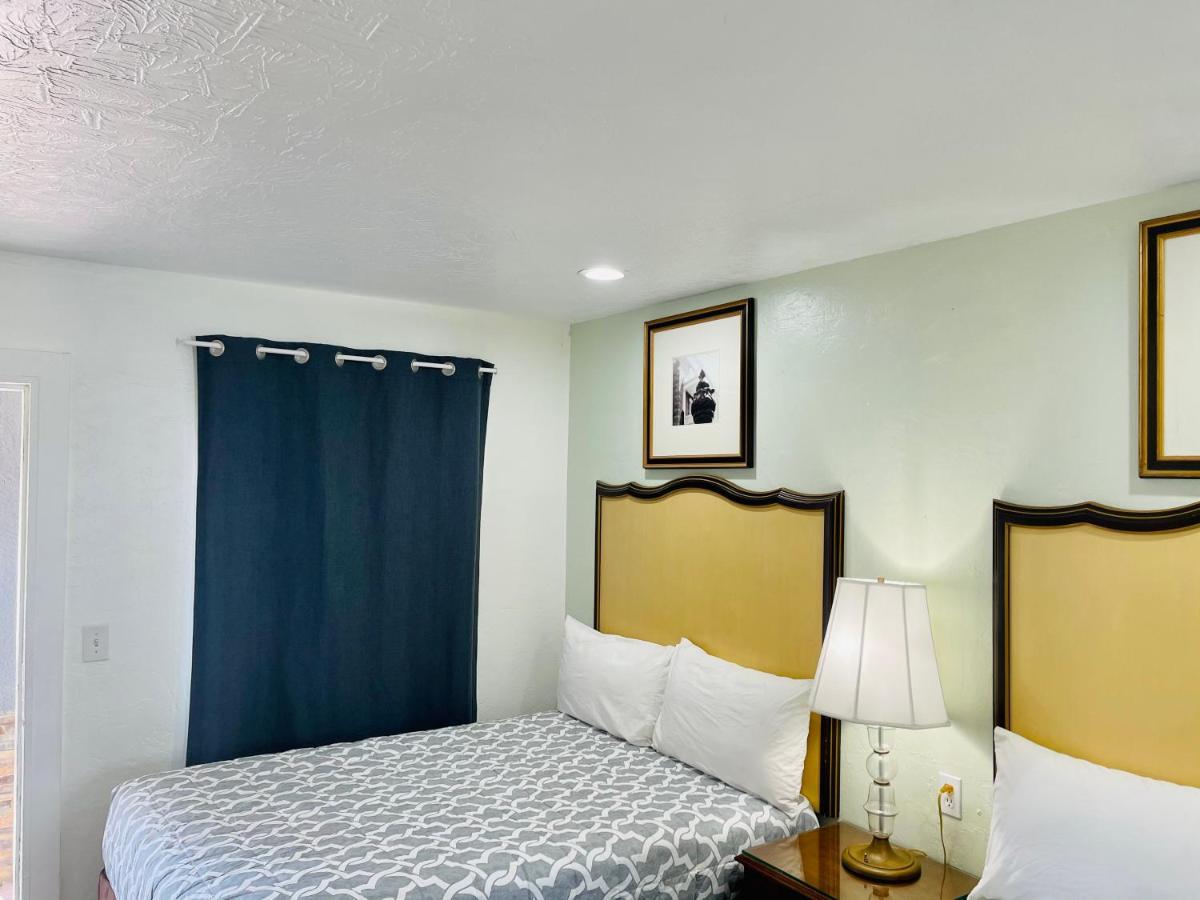 Siesta Inn Sarasota - Indian Beach エクステリア 写真